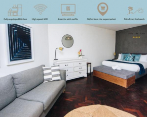 NEW! Blue Waters beachside studio 50m Sea